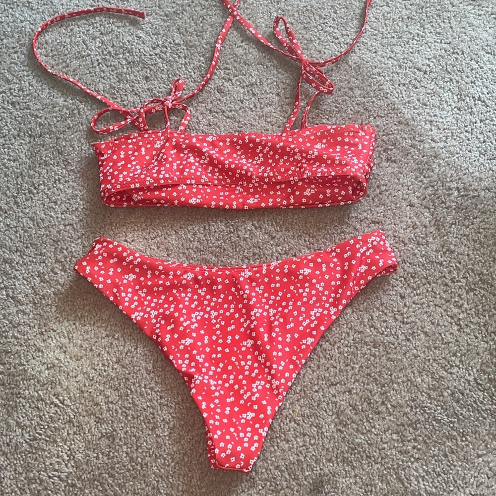 SHEIN Red and White Floral Bikini 2 piece bikini swim wear size small tie top - Picture 4 of 6